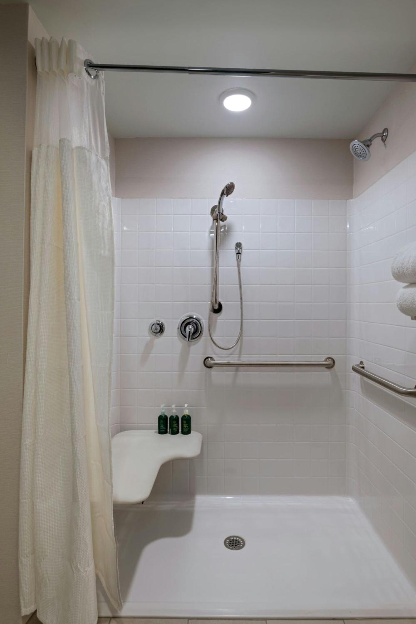 Fairfield And By Marriott St Louis Downtown Hotel 3*