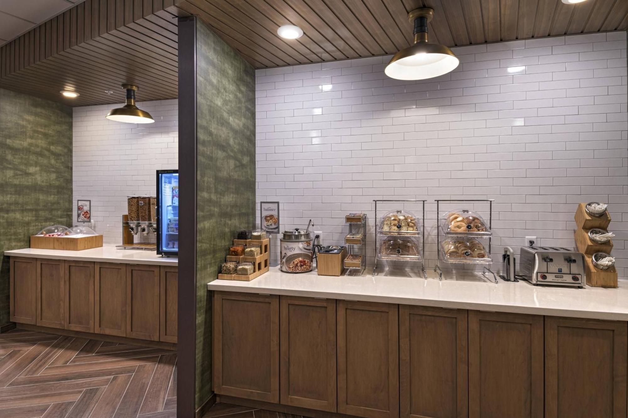 Hotel Fairfield And By Marriott St Louis Downtown 3*