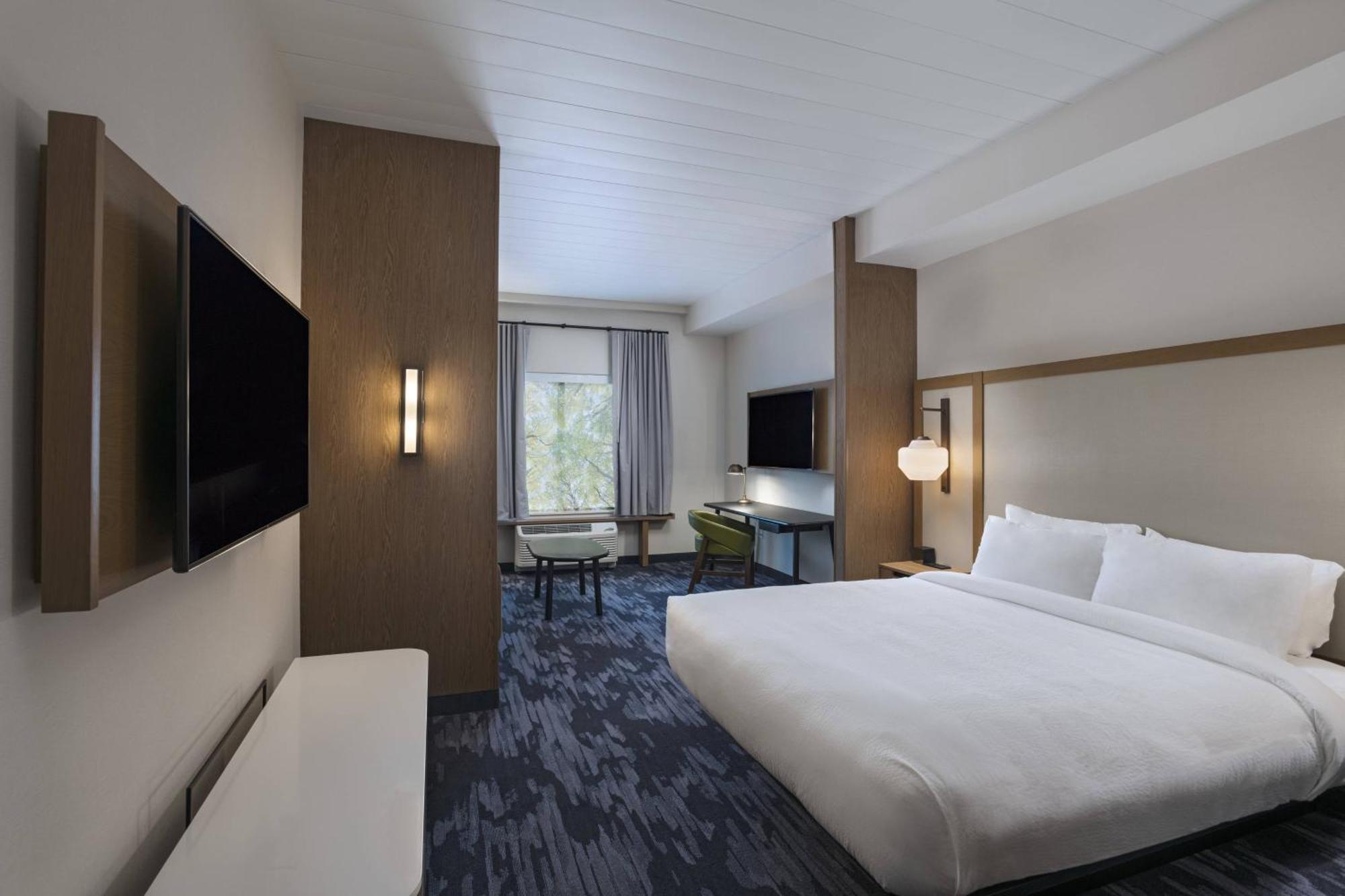 Fairfield And By Marriott St Louis Downtown St. Louis