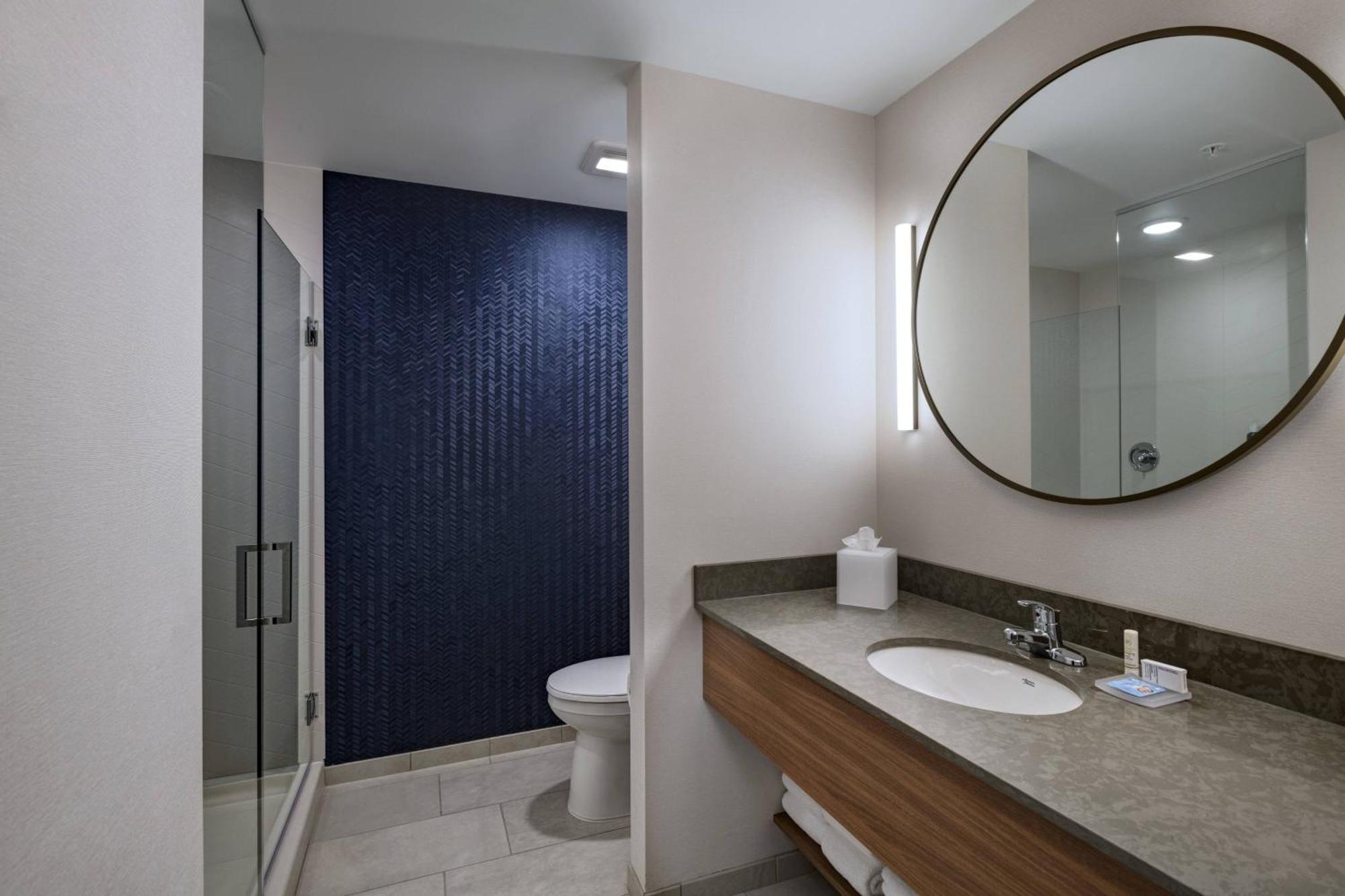 Hotel Fairfield And By Marriott St Louis Downtown 3*