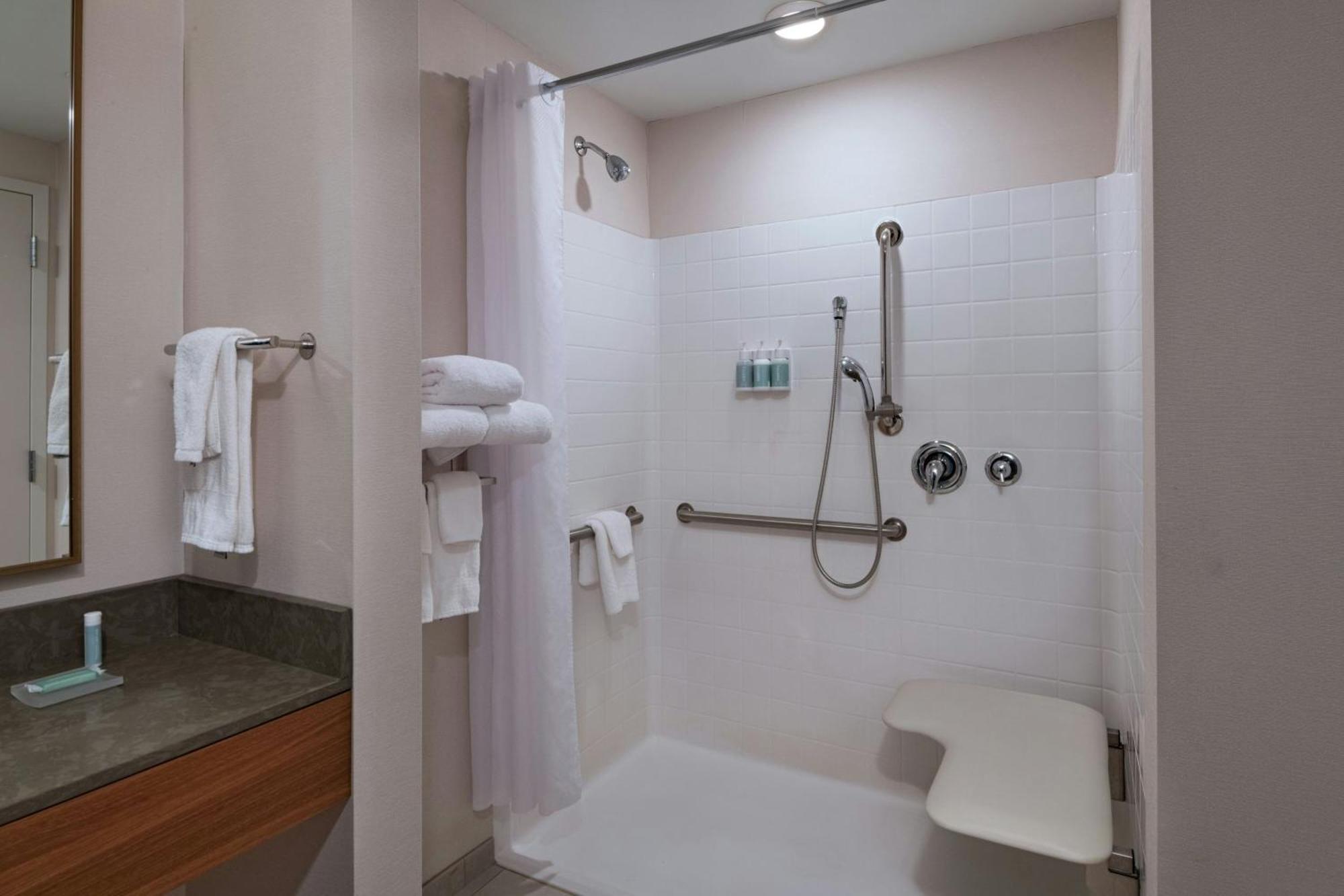 Fairfield And By Marriott St Louis Downtown Hotel 3*