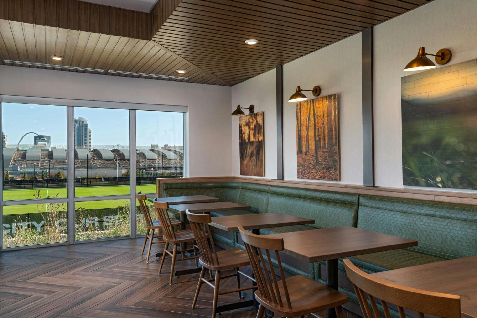 Fairfield And By Marriott St Louis Downtown 3* St. Louis